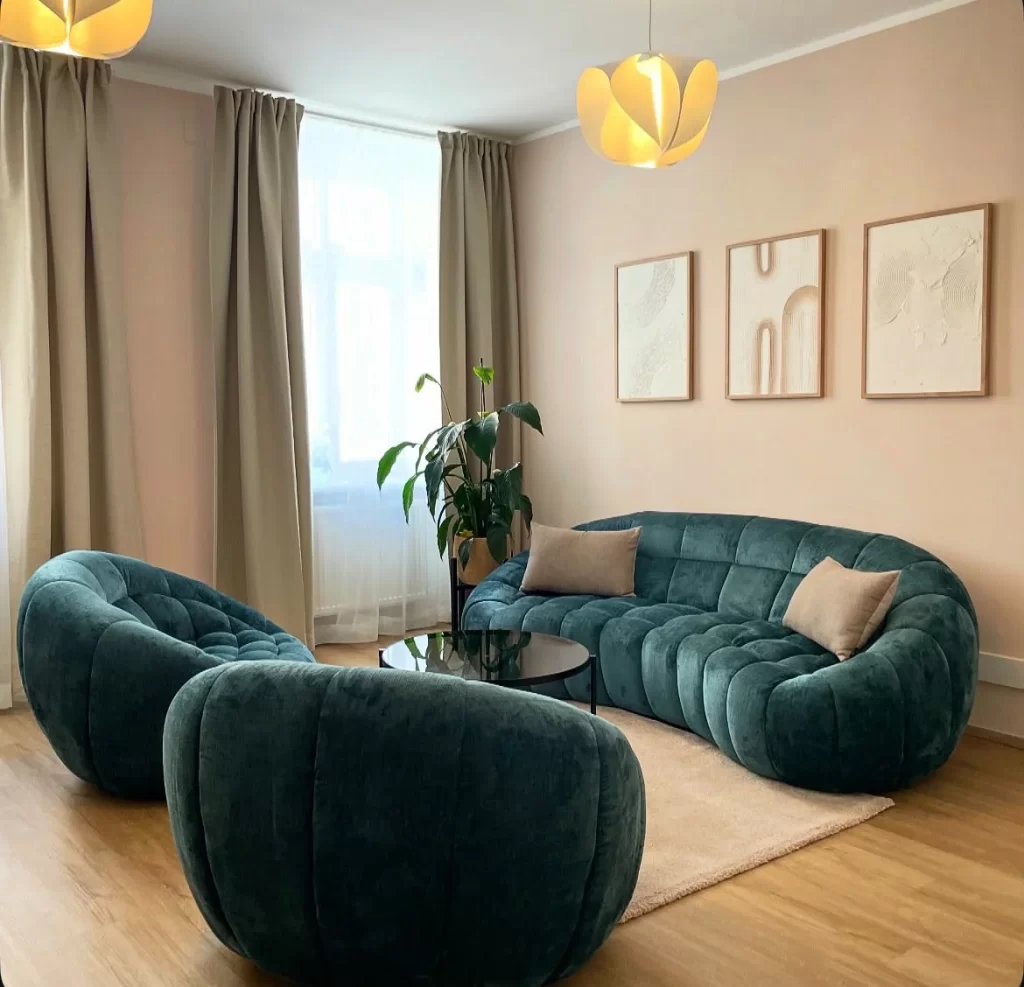 psychotherapie-hauptbahnhof-therapieraum-petrol-sofa-sessel