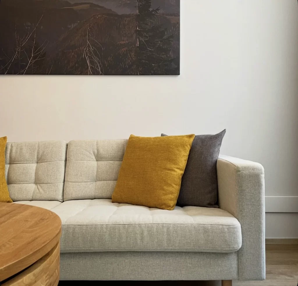 psychotherapie-praxis-hauptbahnhof-sofa-kissen-detail